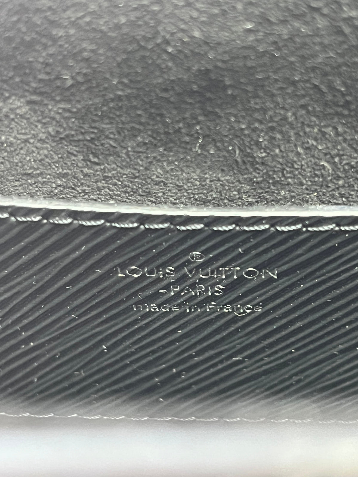 Louis Vuitton Twist MM in Black Epi Leather with Silver Hardware