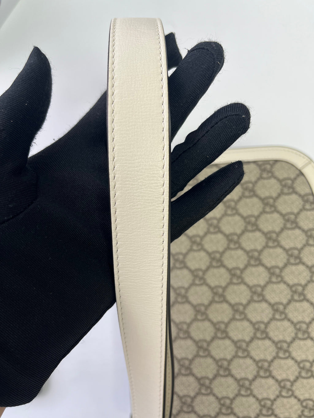 Gucci Horsebit 1955 Medium Shoulder Bag Supreme with White Trim