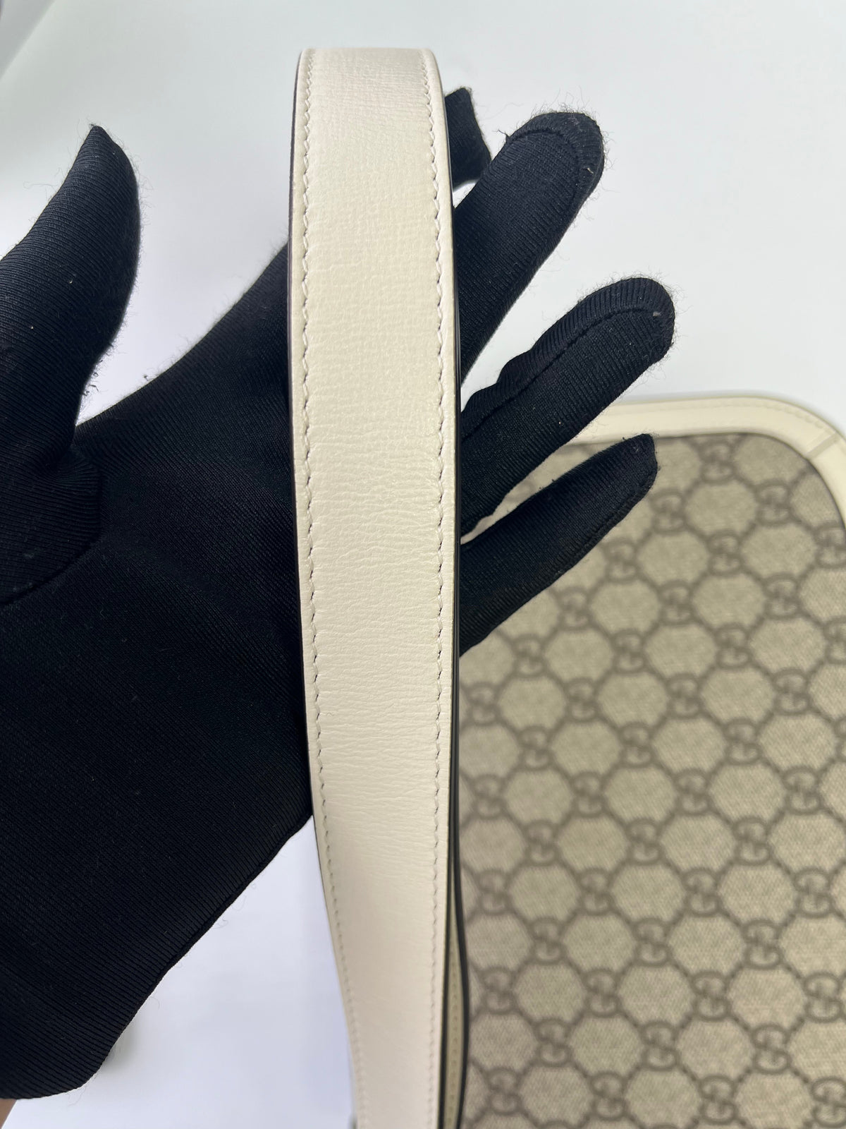 Gucci Horsebit 1955 Medium Shoulder Bag Supreme with White Trim