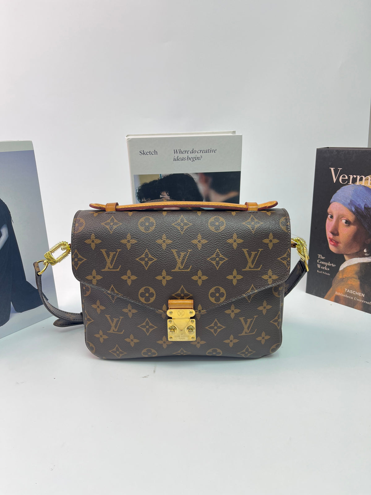 Louis Vuitton Pochette Métis Monogram