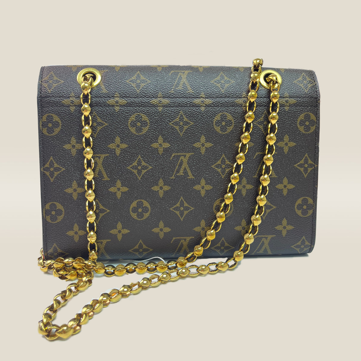 Louis Vuitton Victoire - SOLD - submit a request
