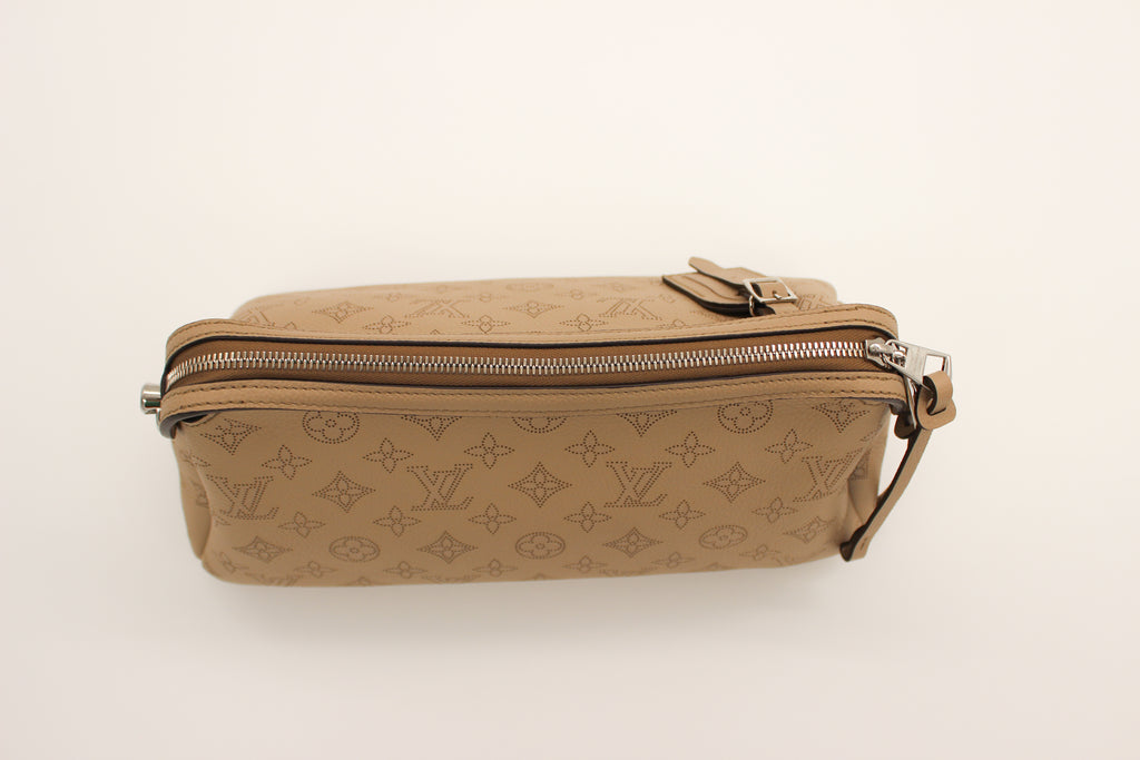 Louis Vuitton Hand It All PM Tan Mahina Leather