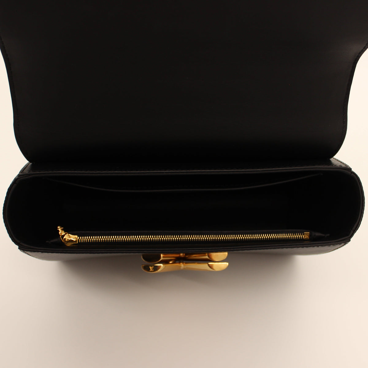Louis Vuitton Twist MM Black Epi Leather w/ Gold Hardware