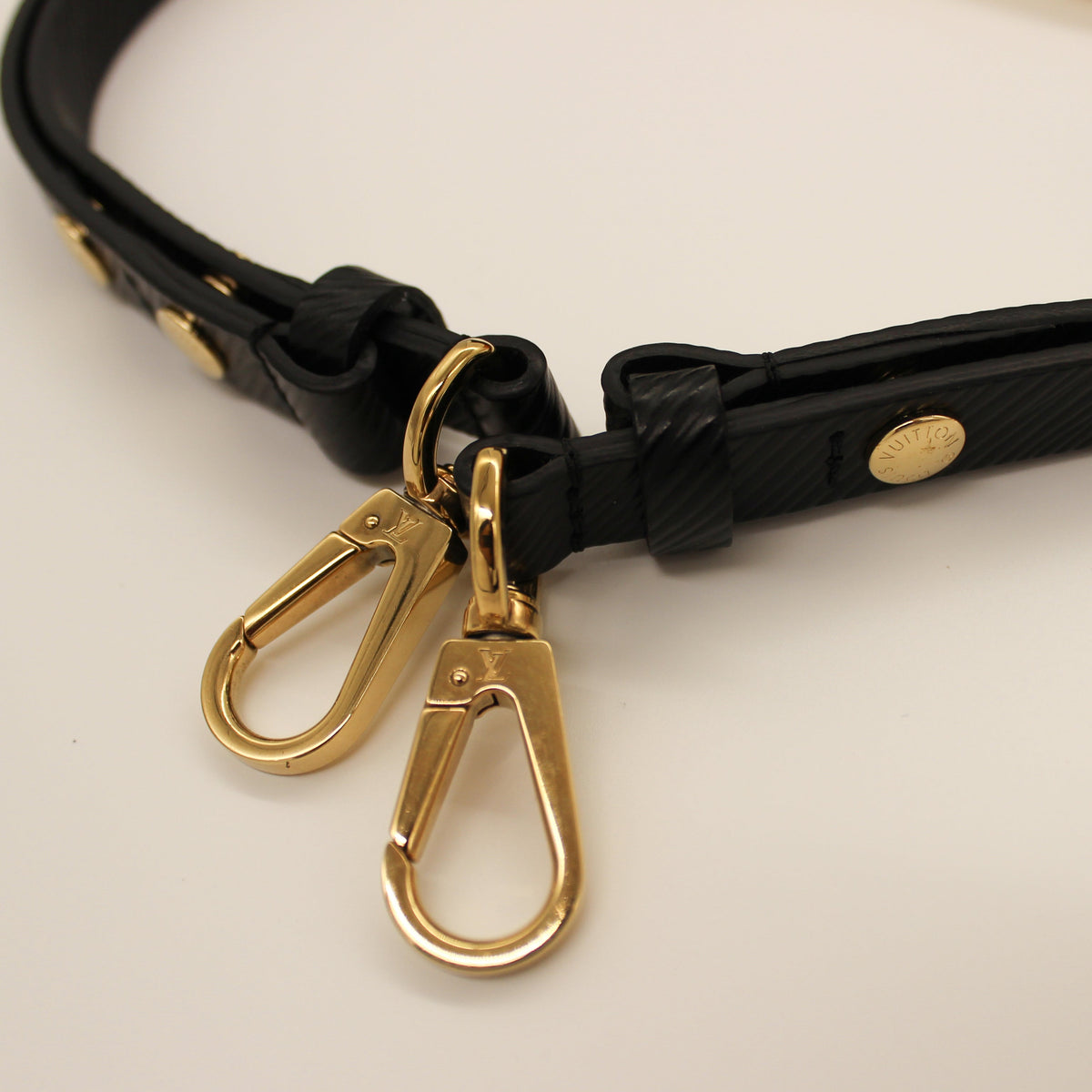 Louis Vuitton Twist MM Black Epi Leather w/ Gold Hardware